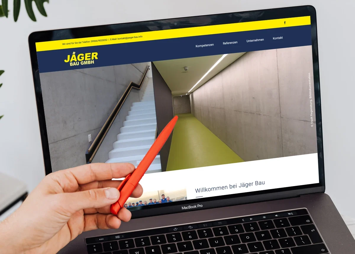 Webseite von Jäger Bau Webseite von Jäger Bau GmbH auf einem Laptop