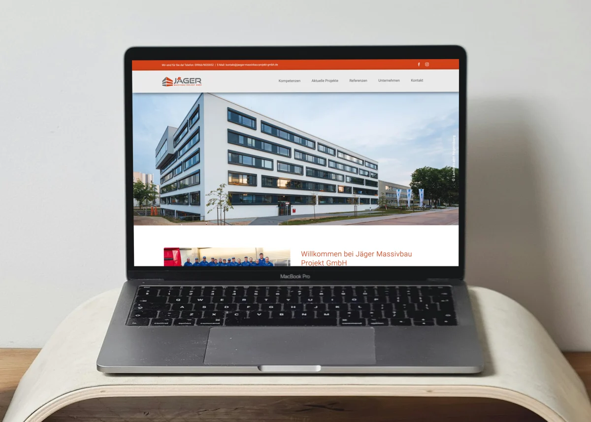 Webseite von Jäger Massivbau Webseite von Jäger Massivbau Projekt GmbH auf einem Laptop