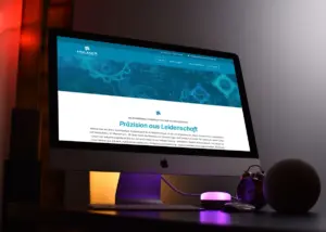 Webseite von Maschinenbau Holmer GmbH auf einem Bildschirm