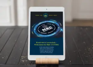 Webseite von M&C Cutting GbR auf einem Tablet