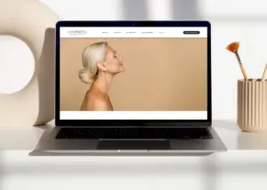 Webseite von Cosmetic Schorpp auf einem Laptop