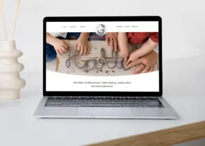 Webseite von Gefühlsbewegt auf einem Laptop